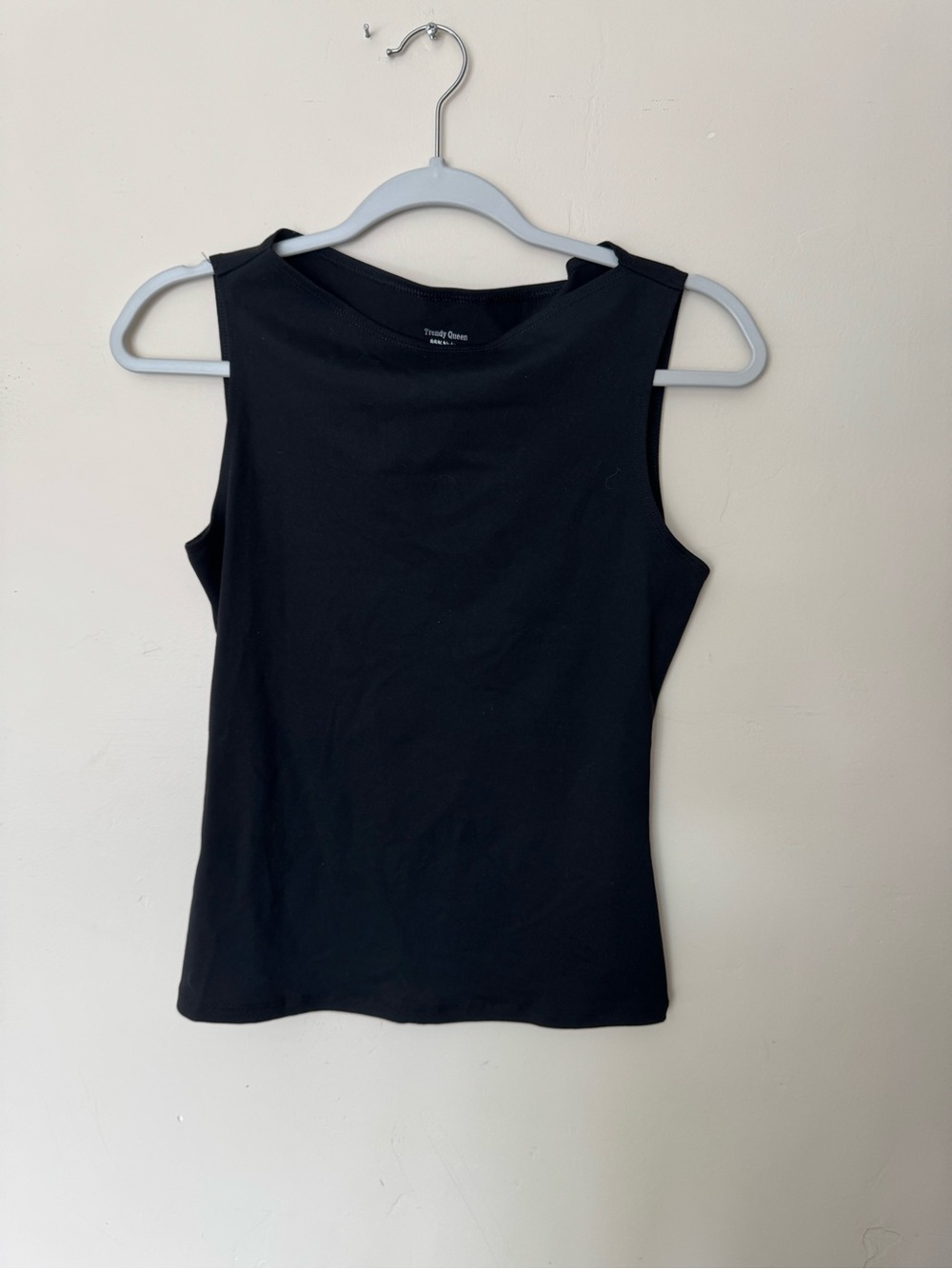 NWOT Trendy Queen Classic Black Boatneck Sleeveless Tank Top